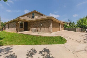 1112 Thannisch Dr in Arlington, TX - Building Photo - Building Photo