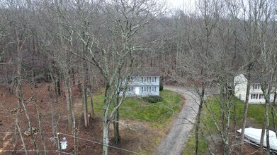 1680 Center Groton Rd in Ledyard, CT - Building Photo - Building Photo