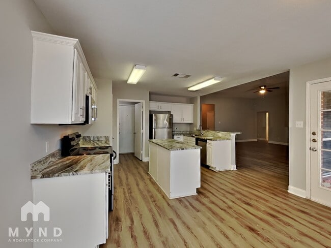 105 Adams Dr in Crowley, TX - Building Photo - Building Photo