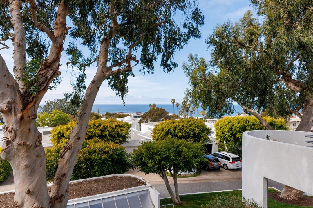 232 4th St in Del Mar, CA - Building Photo