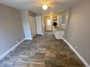 189 SE 27th Pl, Unit B in Boynton Beach, FL - Building Photo - Building Photo