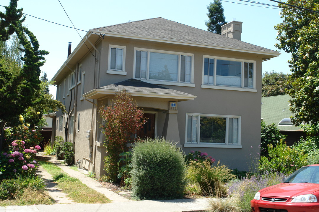 6045-6051 Harwood Ave in Oakland, CA - Building Photo