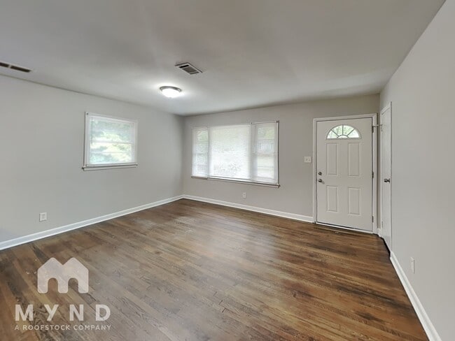 388 Woodstock Dr SW in Atlanta, GA - Foto de edificio - Building Photo