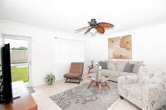 6872 SW 15th St in Pompano Beach, FL - Building Photo - Building Photo