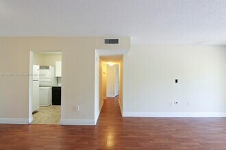 4810 NW 79th Ave, Unit 306 in Doral, FL - Building Photo - Building Photo