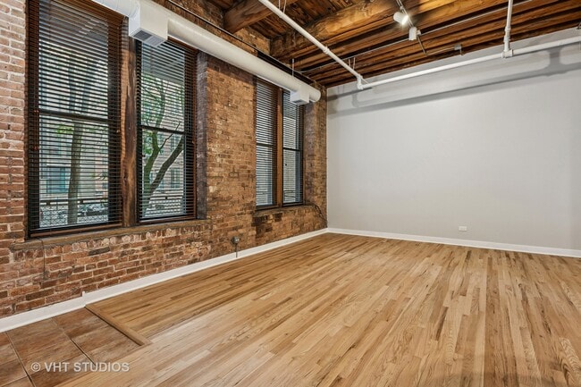 331 S Peoria St in Chicago, IL - Building Photo - Building Photo