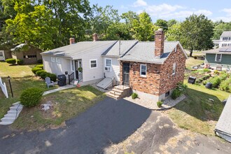 160 Beecher St in Southington, CT - Building Photo - Building Photo