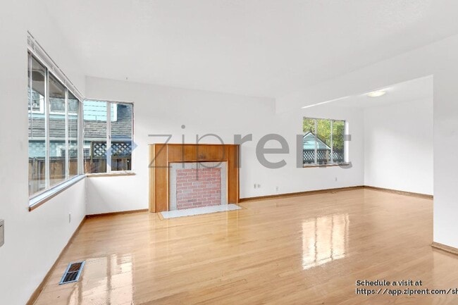 property at 6115 NE Clackamas St