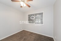 1102 Laurentide St photo'