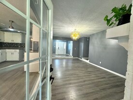 6079 Lakeway Dr in Fayetteville, NC - Building Photo