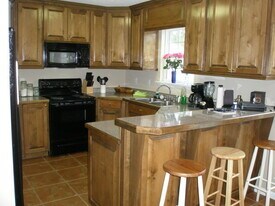 159 Oak St in Ray City, GA - Building Photo