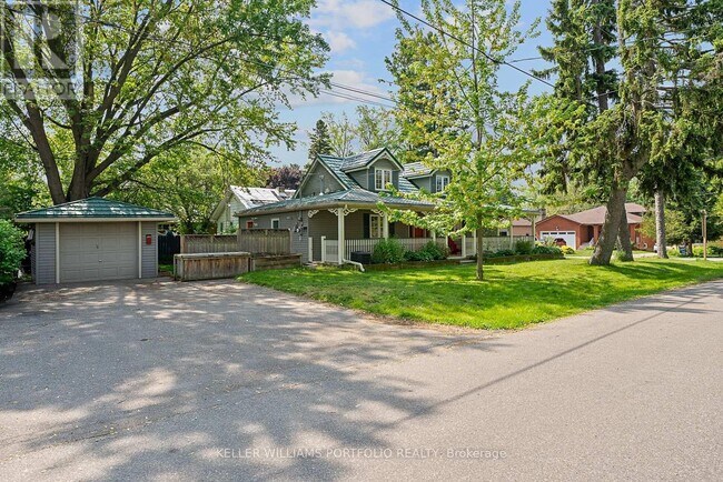 property at 885 Hampton Crescent