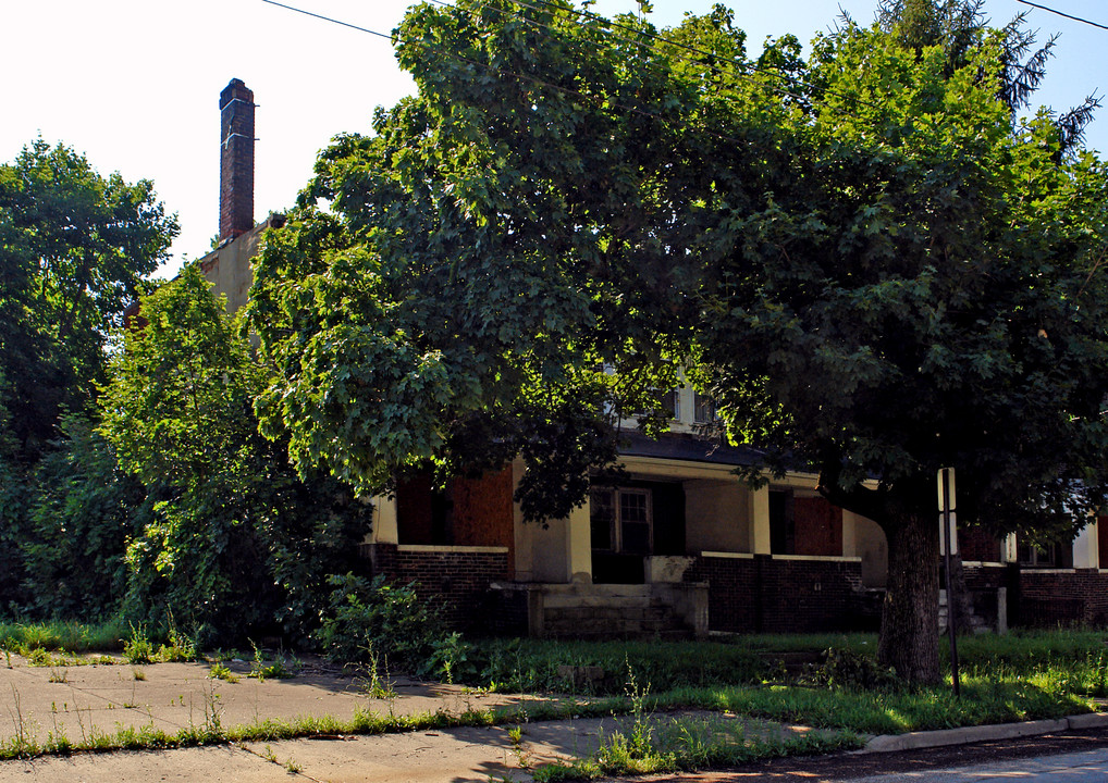 1339 Elm St in Youngstown, OH - Foto de edificio