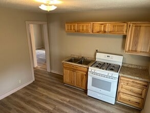 1318 Crutcher St in Springdale, AR - Building Photo - Building Photo