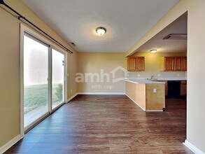 71 Meadowcrest Dr in Franklin, OH - Building Photo - Building Photo