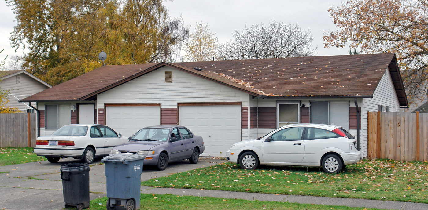 1218-1220 12th Ave NW in Puyallup, WA - Building Photo