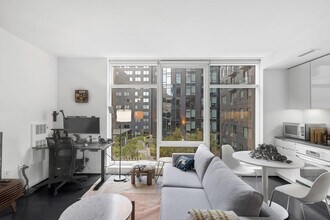 18 10th St, Unit FL6-ID278460P in San Francisco, CA - Building Photo - Building Photo