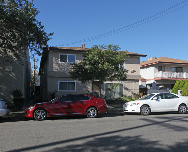 1807 N Alexandria Ave in Los Angeles, CA - Foto de edificio - Building Photo