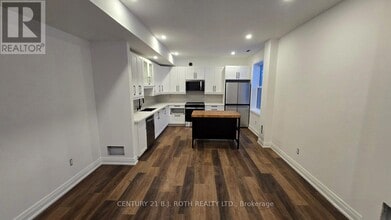 44 Calverley St in Orillia, ON - Building Photo - Building Photo