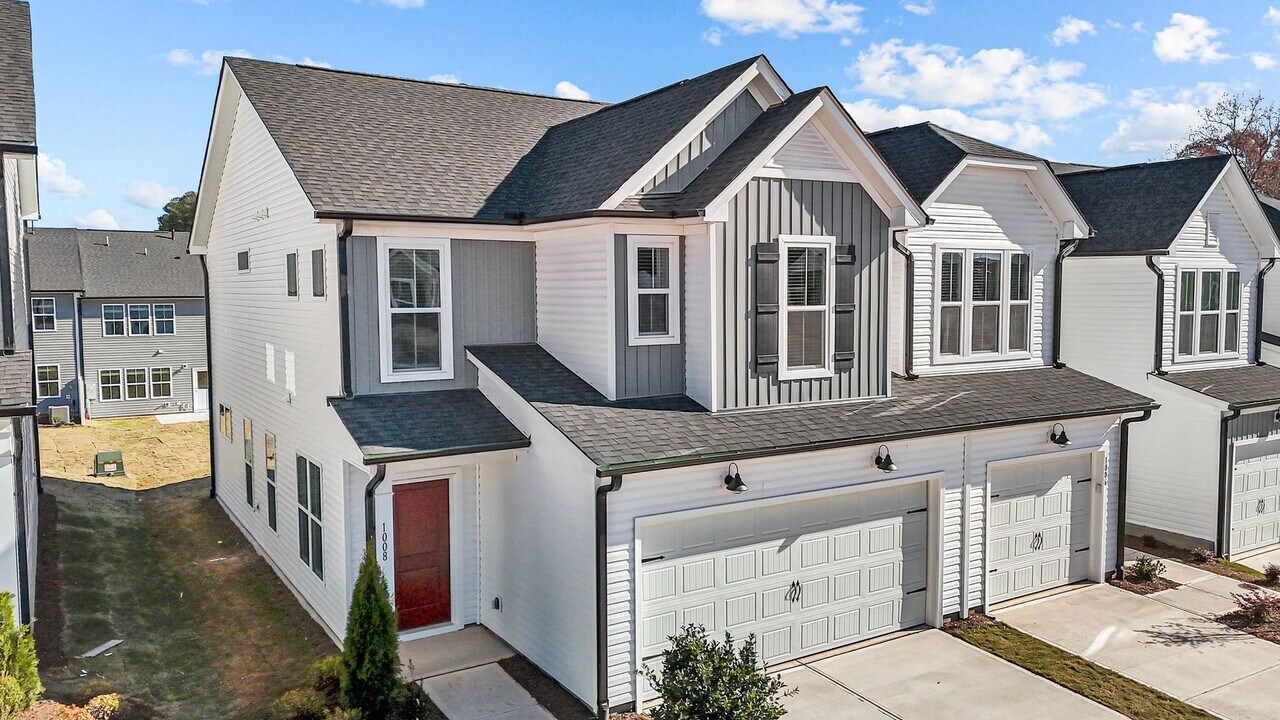 1008 Blissful Waters St in Durham, NC - Foto de edificio