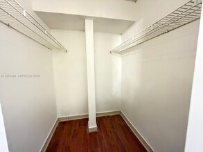 4304 NW 9th Ave in Pompano Beach, FL - Foto de edificio - Building Photo