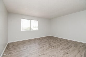 1050 W University Dr in Mesa, AZ - Building Photo - Building Photo