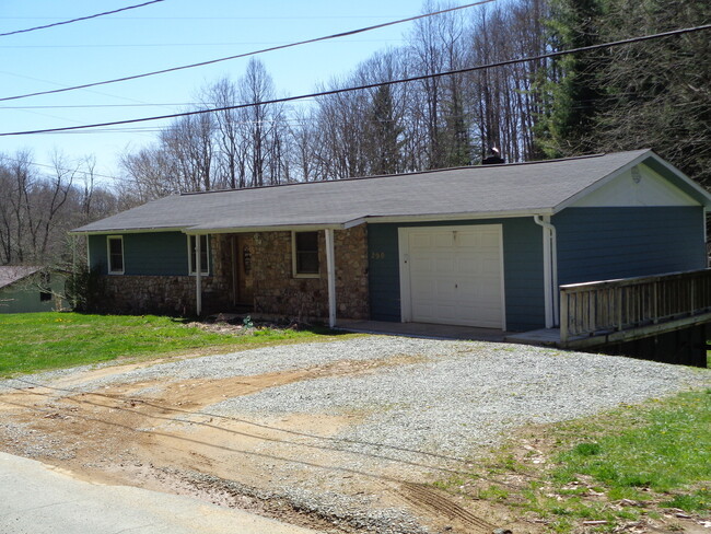 property at 290 Hodges Valley Rd