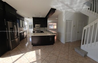 4467 Blossom Ln in Weston, FL - Building Photo - Building Photo