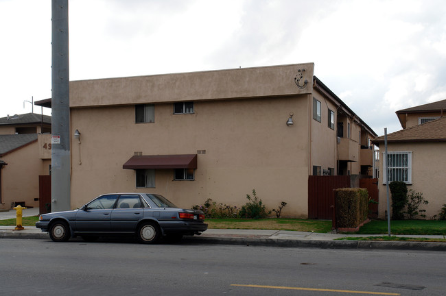 4932 W Lennox Blvd in Inglewood, CA - Building Photo - Building Photo