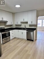 98 Brady St in Port Colborne, ON - Building Photo