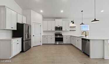 7426 S 76th Dr in Phoenix, AZ - Building Photo - Building Photo