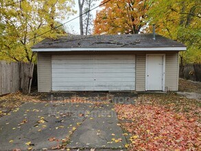 19152 Sunderland Rd in Detroit, MI - Building Photo - Building Photo
