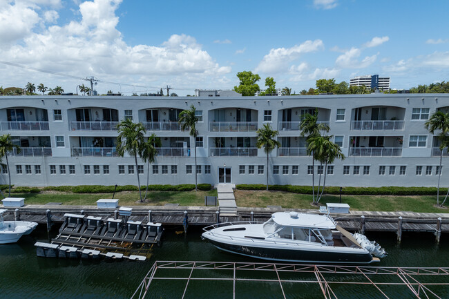 Village Del Mar Waterfront Condominiums in Miami Shores, FL - Building Photo - Building Photo