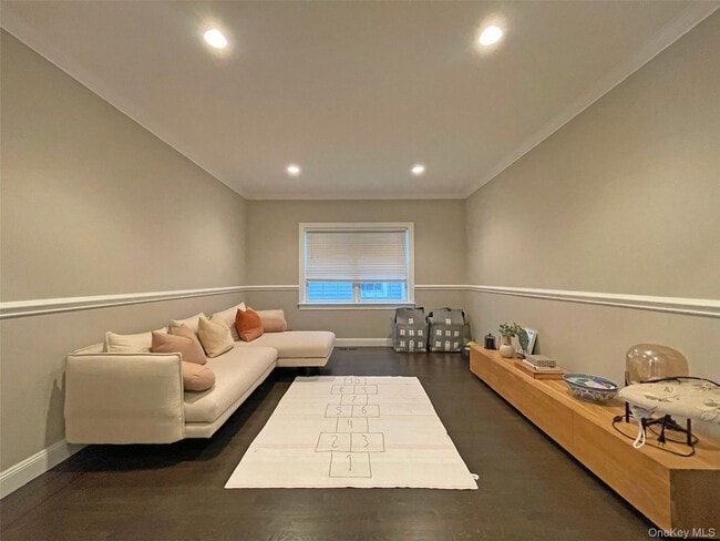 1019 Grove St in Mamaroneck, NY - Building Photo - Building Photo