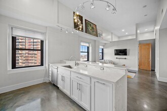 400 E Walnut St in Des Moines, IA - Building Photo - Building Photo