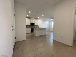 230 Wewatta Ave in Henderson, NV - Building Photo - Building Photo