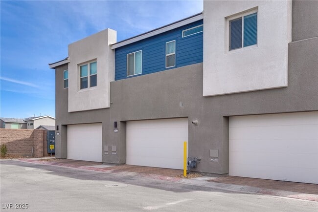 9812 Kings Glen St in Las Vegas, NV - Building Photo - Building Photo