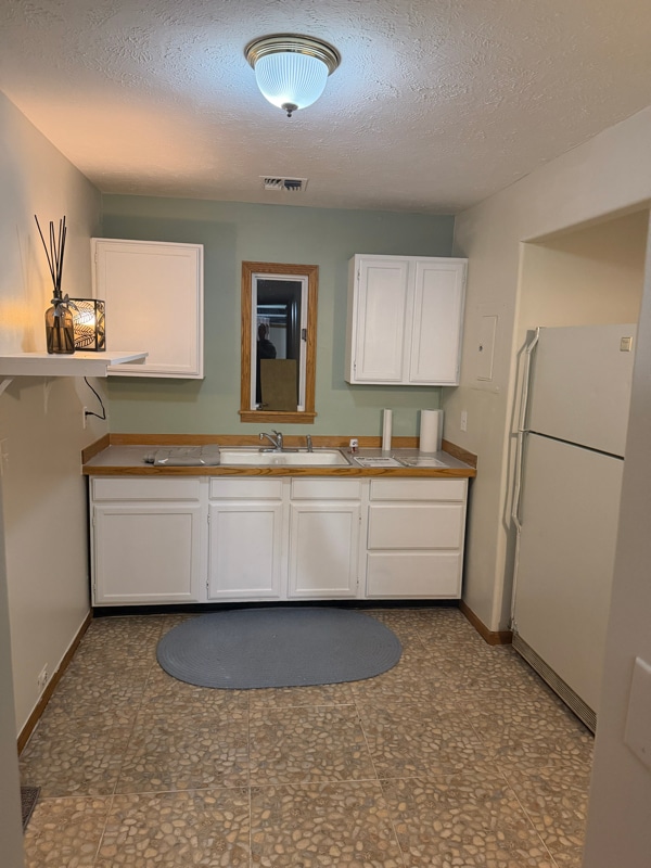 719 Maple Ave in Salina, KS - Foto de edificio - Building Photo