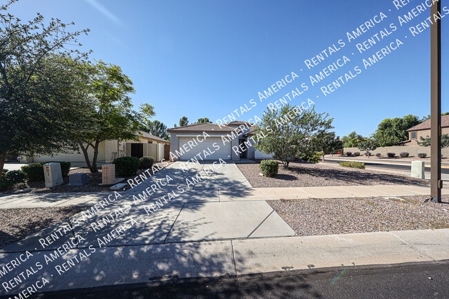 3955 E Blue Sage Ct in Gilbert, AZ - Building Photo - Building Photo