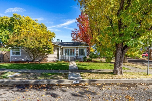 298 S Hartson St in Napa, CA - Building Photo - Building Photo