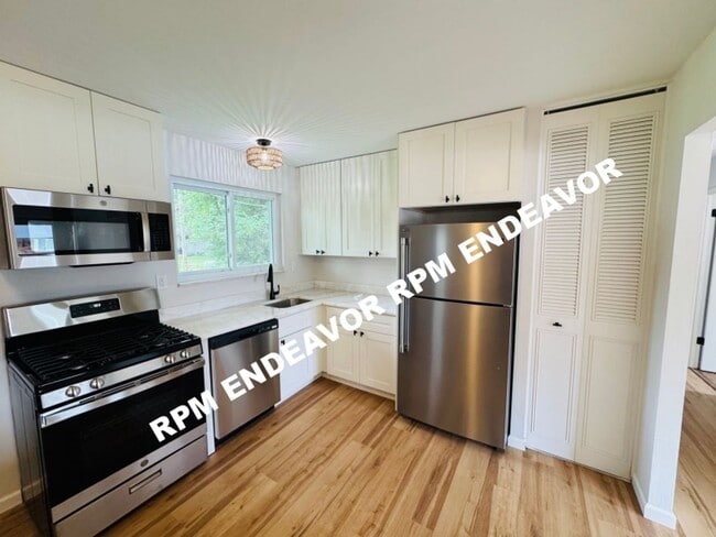 property at 3259 Ipswich Ln