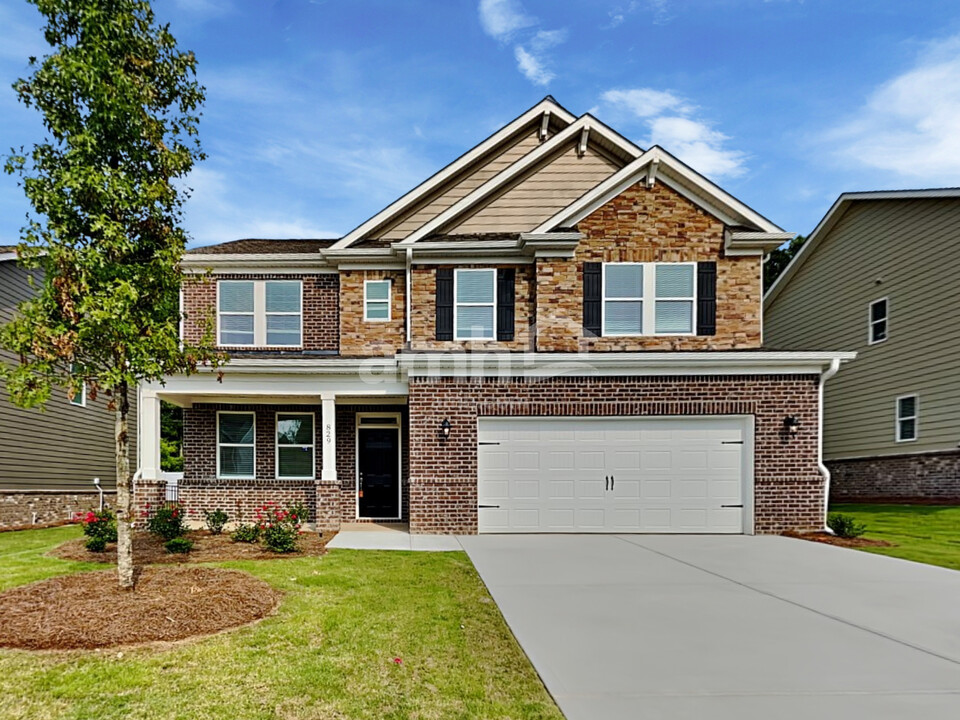 829 Carnaby Ln in Dacula, GA - Building Photo