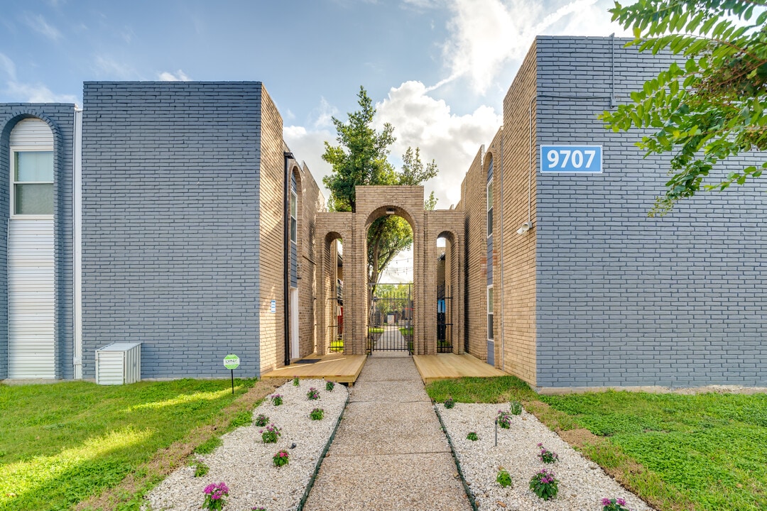 The Citadel at Med Center Houston Apartments in Houston, TX - Foto de edificio