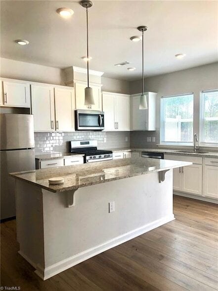 825 Falls Grove Trl in High Point, NC - Building Photo - Building Photo