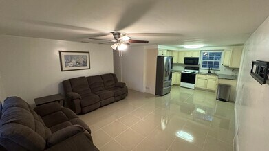 6980 82nd Ave N in Pinellas Park, FL - Foto de edificio - Building Photo