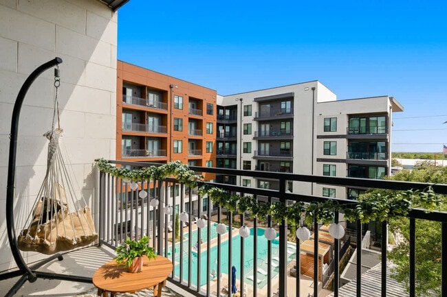 9127 Research Blvd in Austin, TX - Building Photo - Building Photo