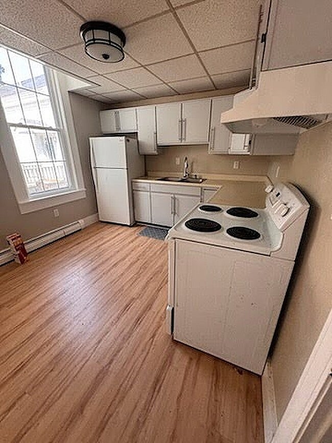 312 Union St, Unit 1 in Bangor, ME - Foto de edificio - Building Photo