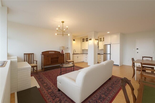 property at 3060 Pharr Ct N Northwest