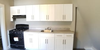 305 Woodside Ave, Unit 3