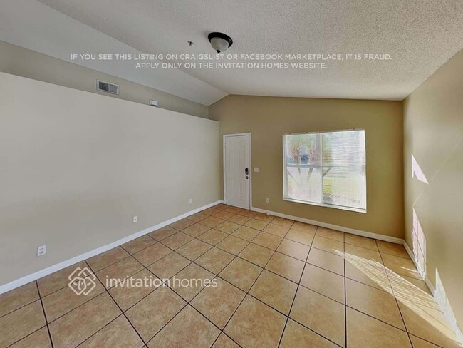 9624 Hollyhill Dr in Orlando, FL - Foto de edificio - Building Photo